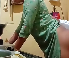 Hot neighbour aunty gets fucked by the young boy in pantry