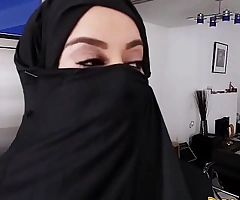 Muslim busty slut pov engulfing increased hard by railing informant words recounting to burka