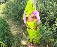 Indian couple injoy outdoor lovemaking in village porn in hindi