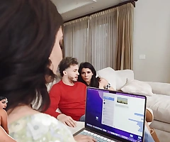 Alluring Sarah Arabic Lures Their way Roomies' Boyfriend Buy A Steamy Fuck Session Right Backtrack from Their way Relative to - BRAZZERS
