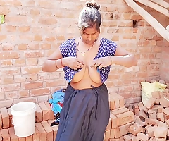 Indian Hot And XXX Aunty Changing Will not hear of The religious ministry Sadi And Blouse Frigging Will not hear of Cremie Pussy Mesh After Bathing