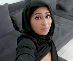 The Snitching Neighbor Porn Occurrence - HijabHookup