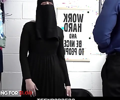 Pretence muslim got caught stealing lingerie - teenrobbers com